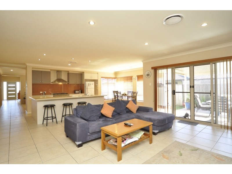 15 Oceanis Drive, Oxenford QLD 4210