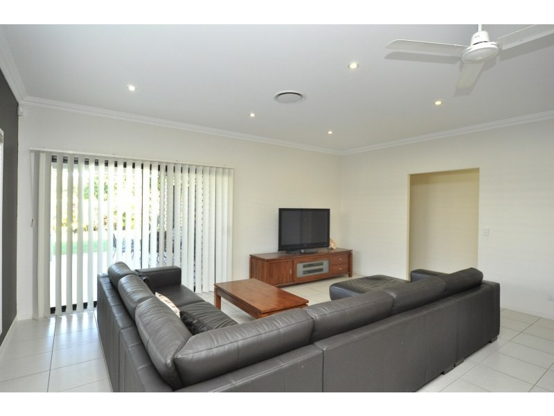 5 Ontario Court, Oxenford QLD 4210