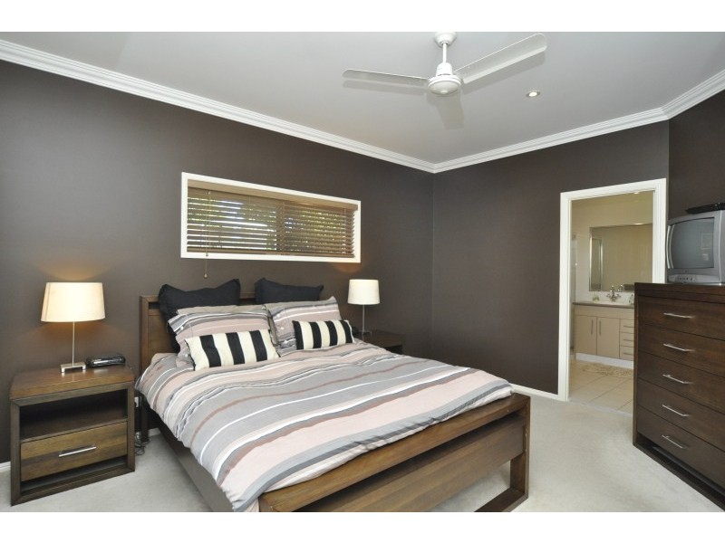 5 Ontario Court, Oxenford QLD 4210