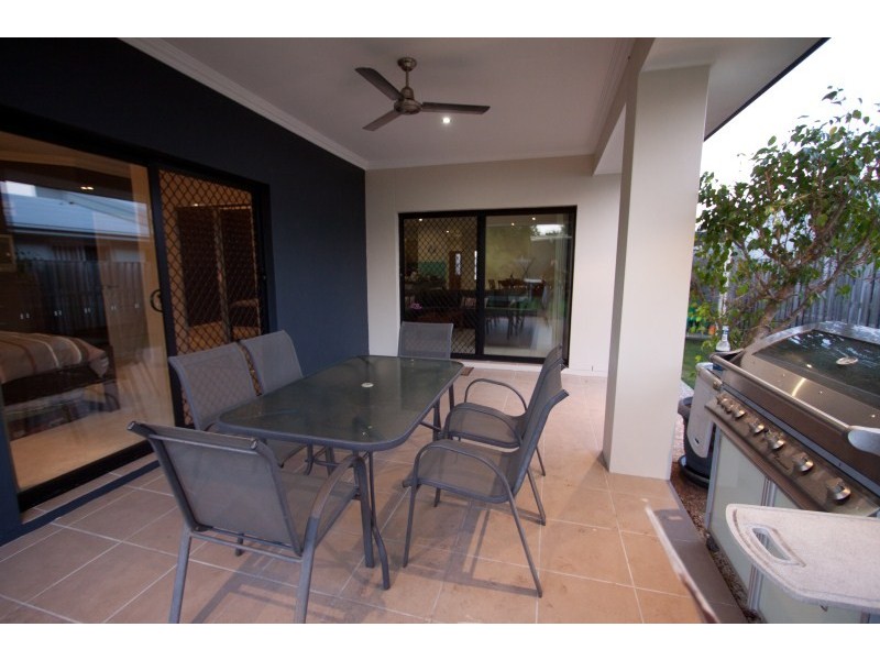 5 Ontario Court, Oxenford QLD 4210