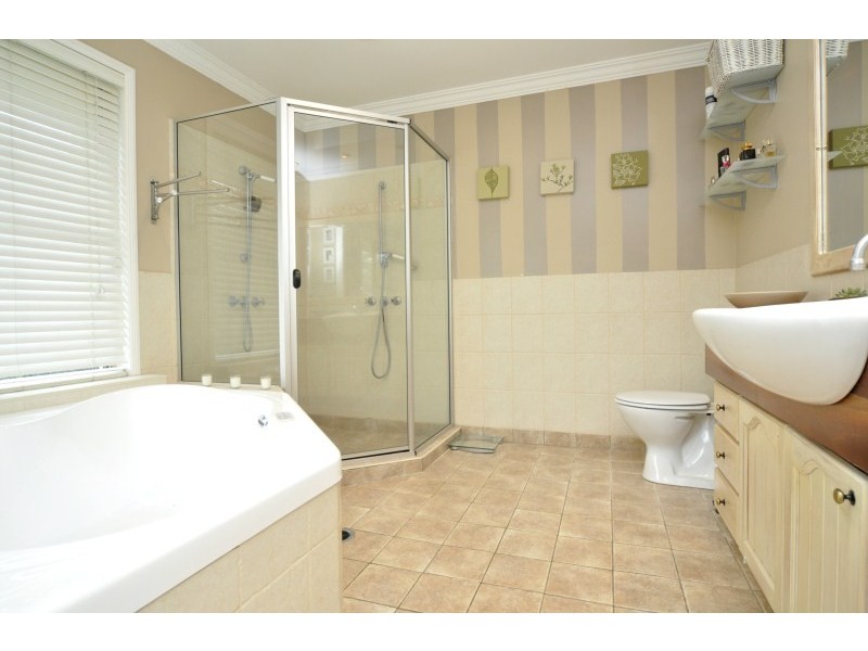 24 Meadow Way, Upper Coomera QLD 4209