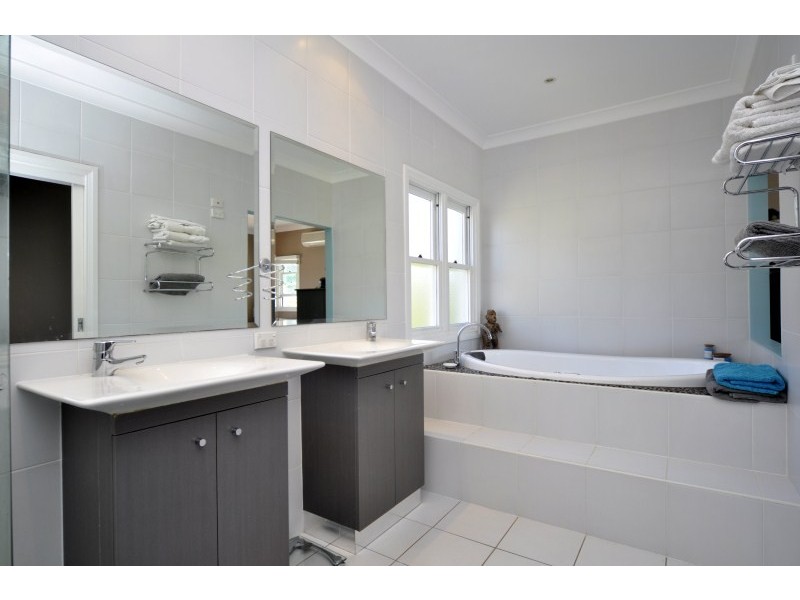 15 Polo Close, Wongawallan QLD 4210