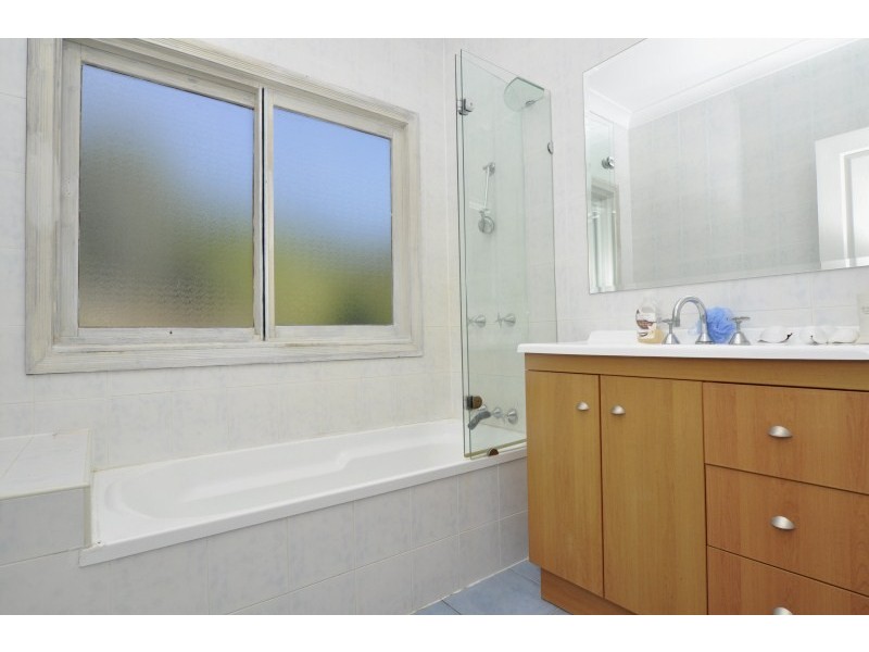 15 Polo Close, Wongawallan QLD 4210