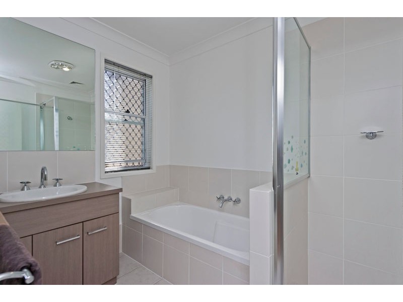 29 Bahkeeta Street, Oxenford QLD 4210