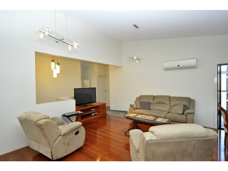 2 Barrington Street, Upper Coomera QLD 4209