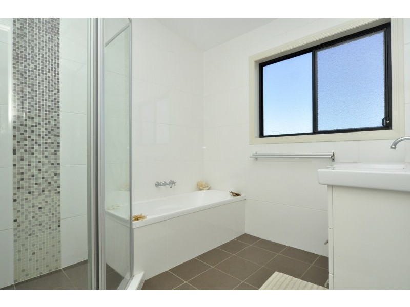 2 Barrington Street, Upper Coomera QLD 4209