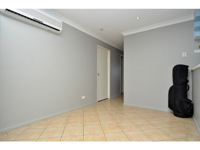 2/22 Crystal Reef Drive, Coombabah QLD 4216