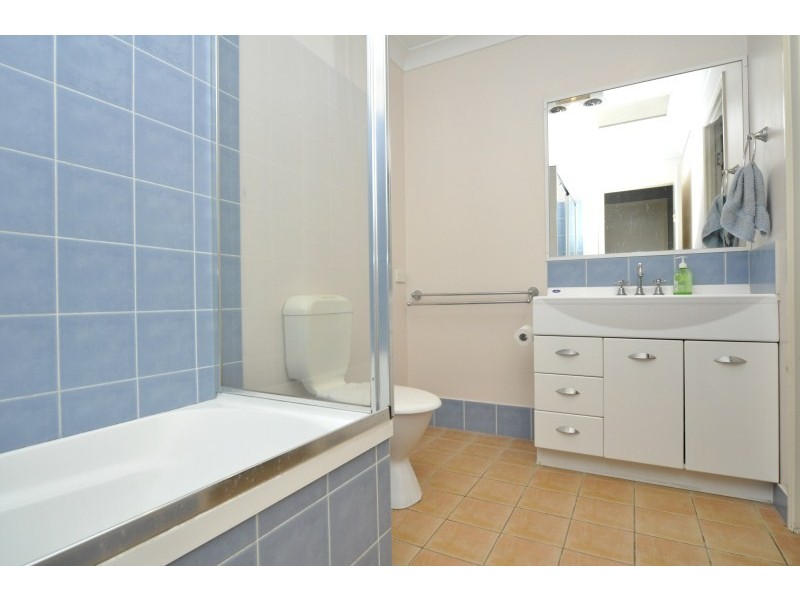 2/22 Crystal Reef Drive, Coombabah QLD 4216