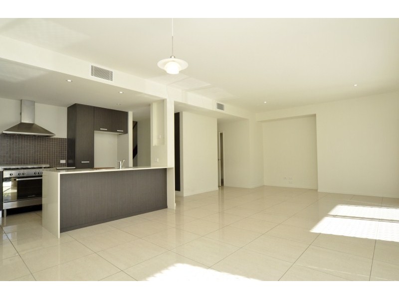 28 Marina Parade, Jacobs Well QLD 4208