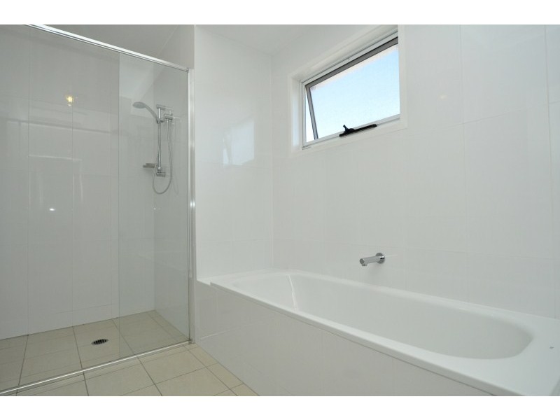 28 Marina Parade, Jacobs Well QLD 4208