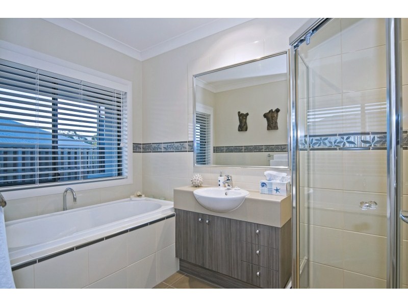 5 Ragamuffin Drive West, Coomera QLD 4209