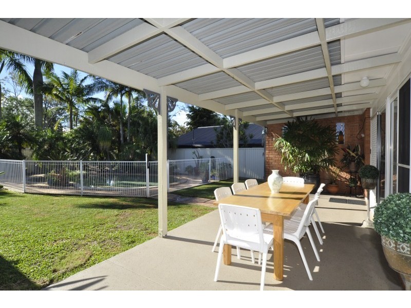 37 Parkes Drive, Helensvale QLD 4212
