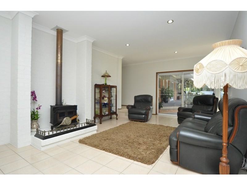 37 Parkes Drive, Helensvale QLD 4212