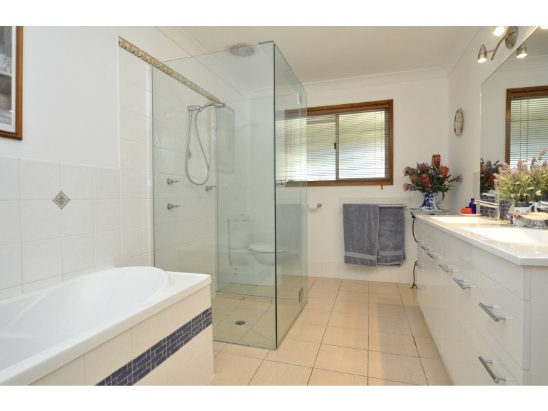 37 Parkes Drive, Helensvale QLD 4212