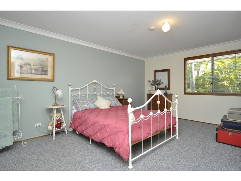 37 Parkes Drive, Helensvale QLD 4212