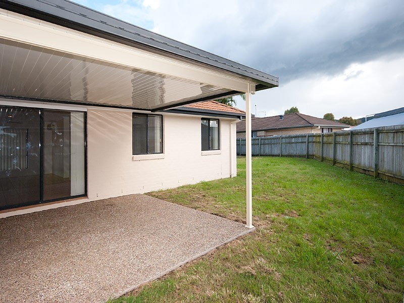 8 Blueash Crescent, Oxenford QLD 4210