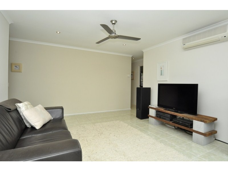 1/8 Epic Court, Oxenford QLD 4210