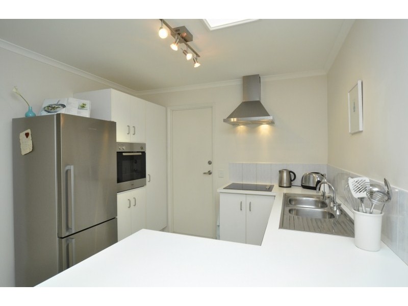 1/8 Epic Court, Oxenford QLD 4210