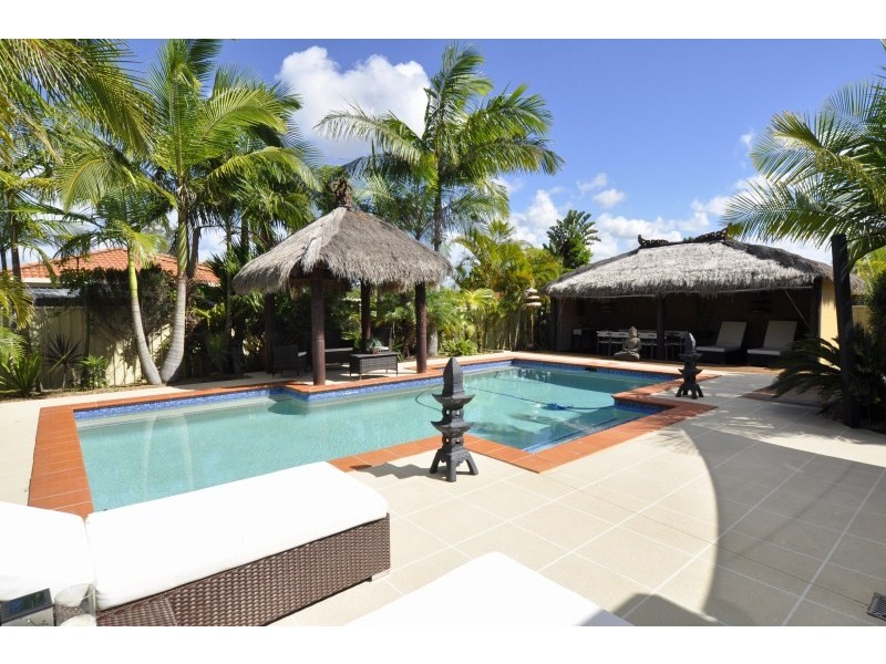 1 Zeller Crescent, Arundel QLD 4214