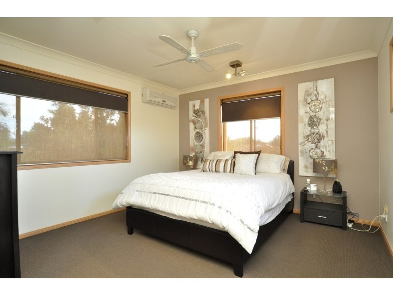1 Zeller Crescent, Arundel QLD 4214