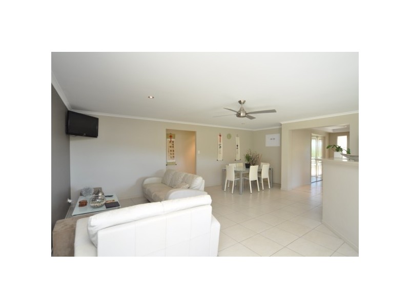 34 Mountain View Crest, Mount Nathan QLD 4211