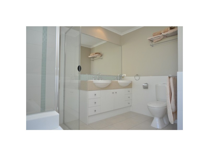 34 Mountain View Crest, Mount Nathan QLD 4211