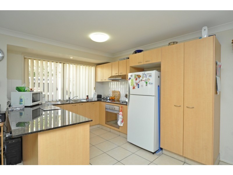 27/2 Bos Drive, Coomera QLD 4209