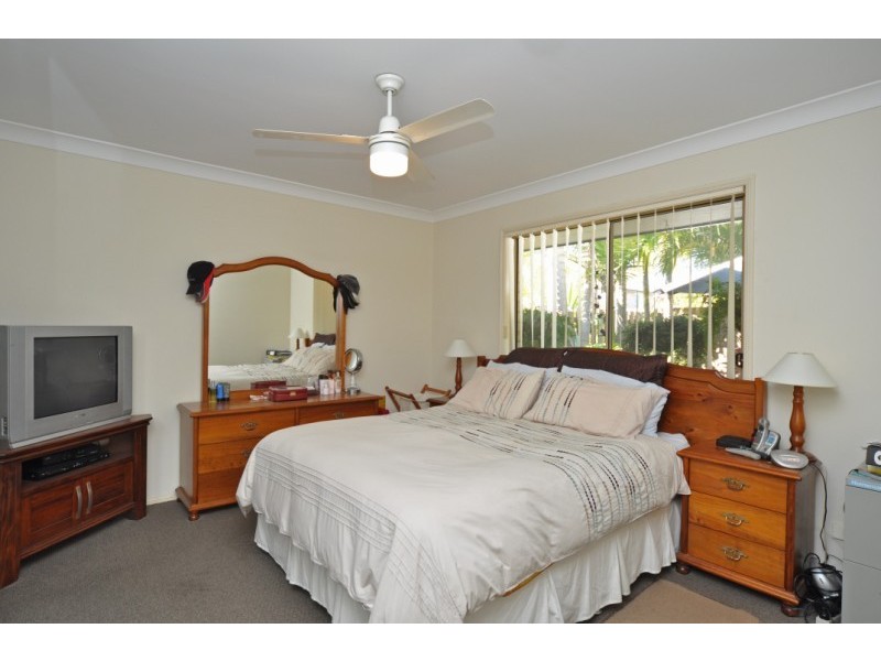 27/2 Bos Drive, Coomera QLD 4209