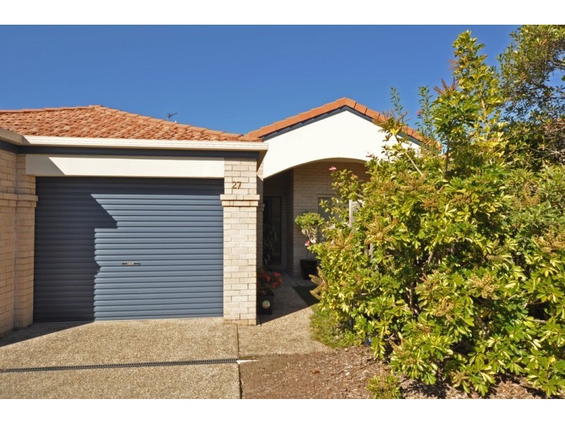 27/2 Bos Drive, Coomera QLD 4209