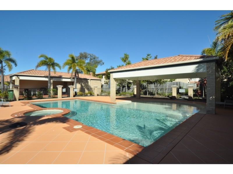 27/2 Bos Drive, Coomera QLD 4209