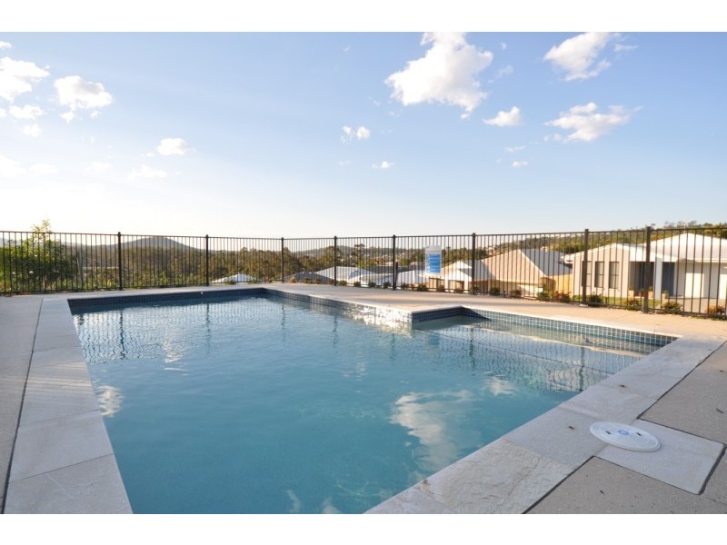 4 Rise Circuit, Pacific Pines QLD 4211
