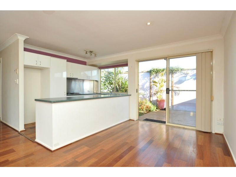 1/10 Crystal Reef Drive, Coombabah QLD 4216