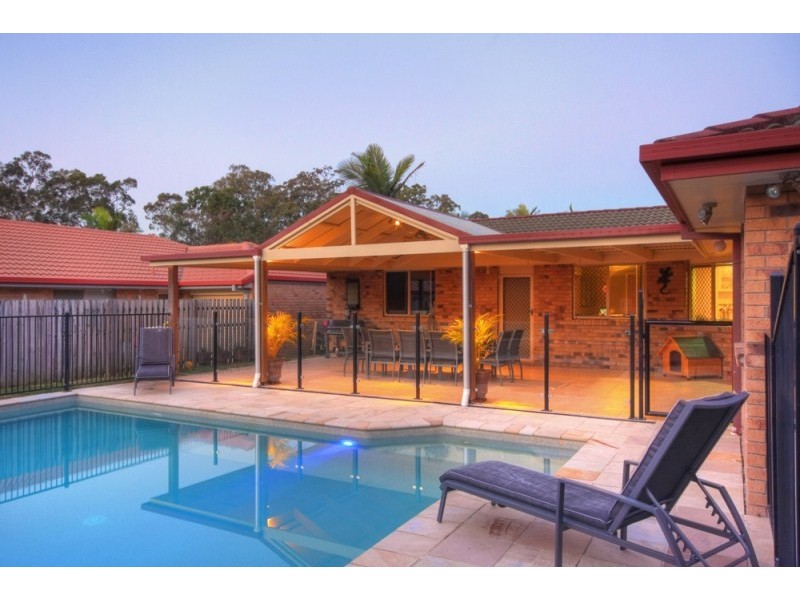 5 Pottinger Crescent, Oxenford QLD 4210