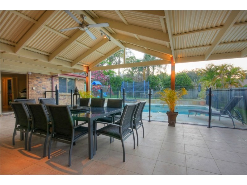 5 Pottinger Crescent, Oxenford QLD 4210