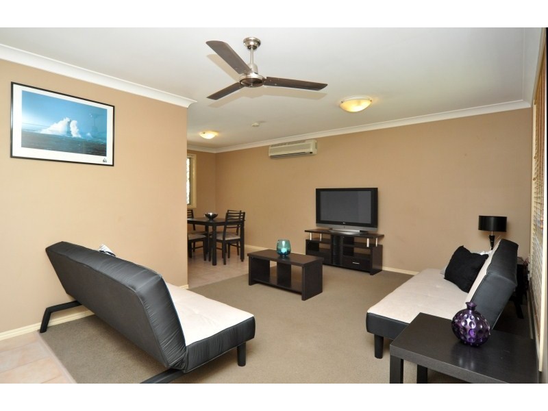 5 Pottinger Crescent, Oxenford QLD 4210