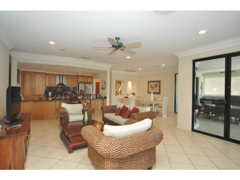 3 River Cove Place, Helensvale QLD 4212