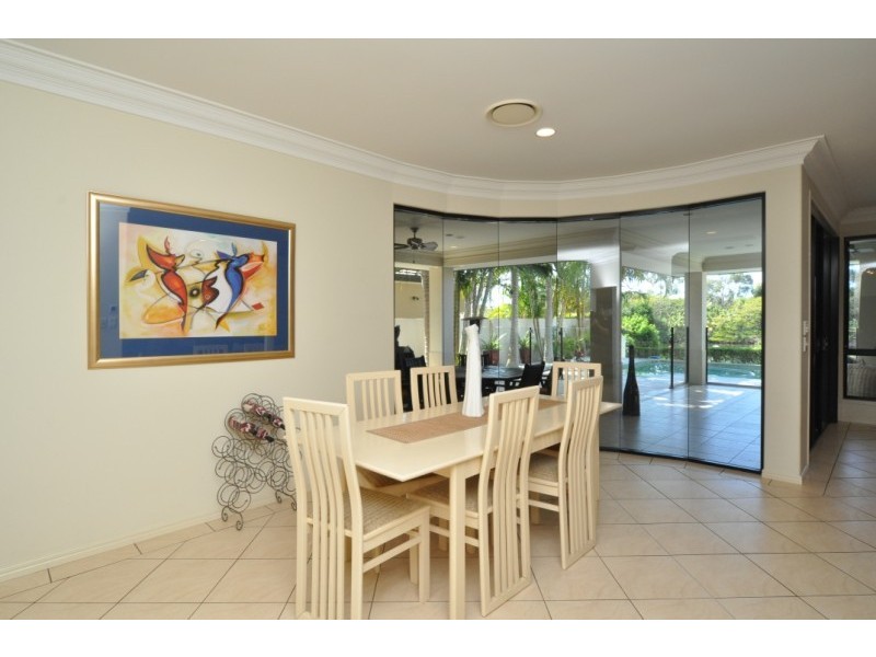 3 River Cove Place, Helensvale QLD 4212