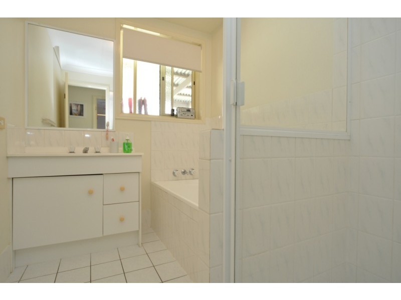 9 Weka Street, Oxenford QLD 4210