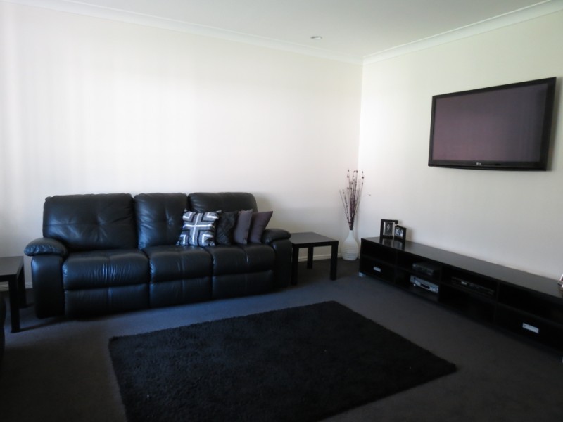 54 Ruth Terrace, Oxenford QLD 4210