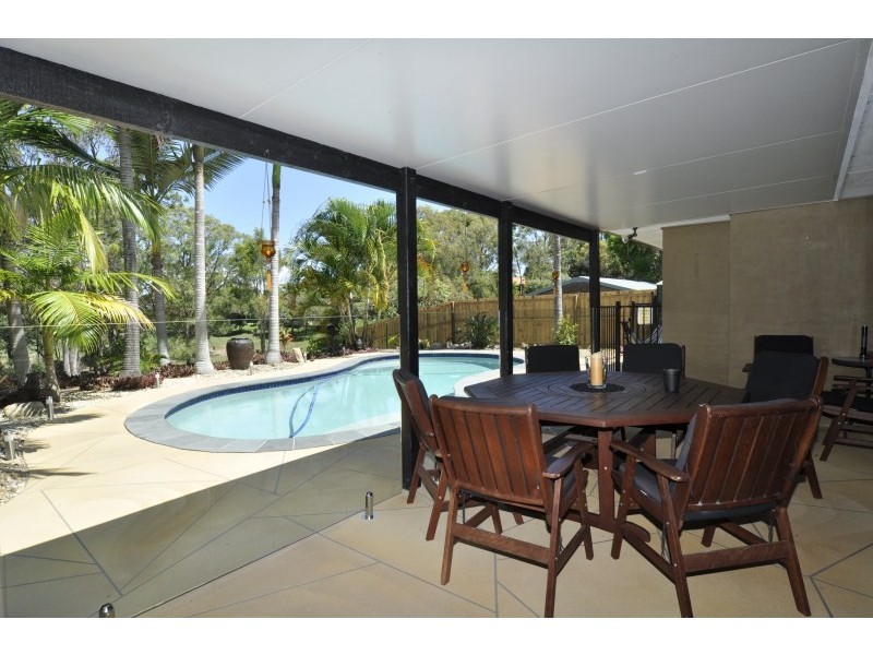 13 Armidale Crescent, Helensvale QLD 4212