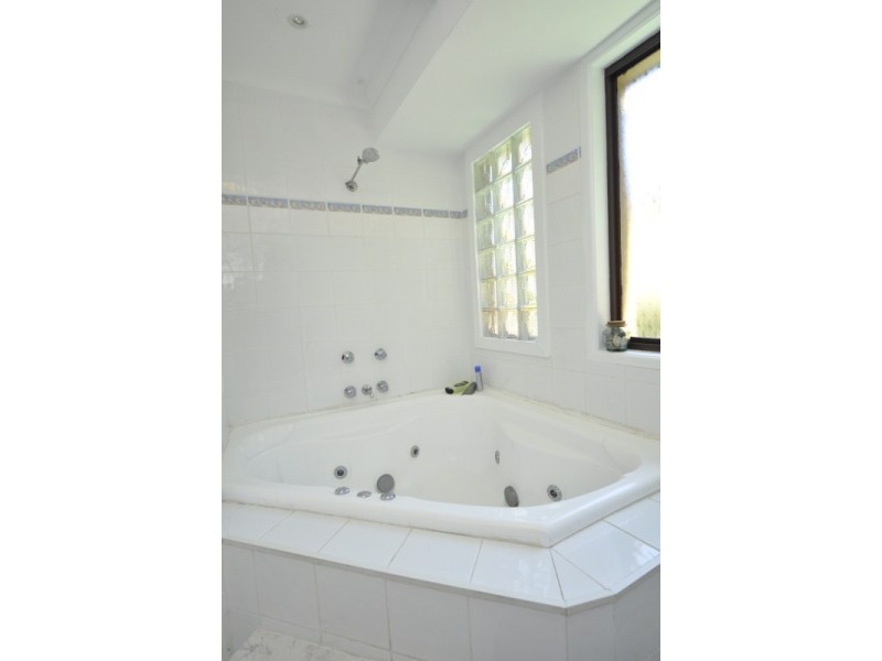 13 Armidale Crescent, Helensvale QLD 4212