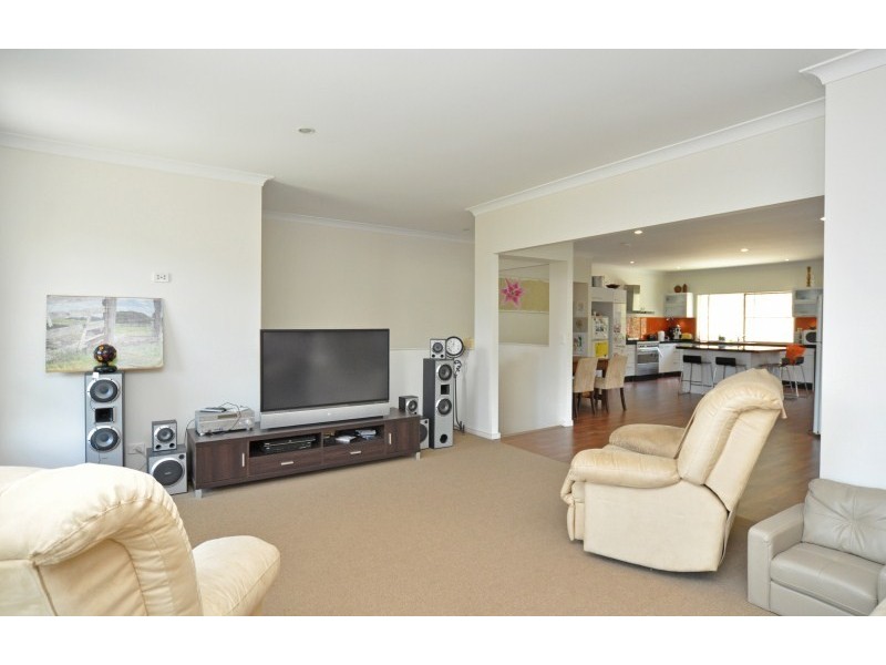 45 Pinnacle Drive, Wongawallan QLD 4210