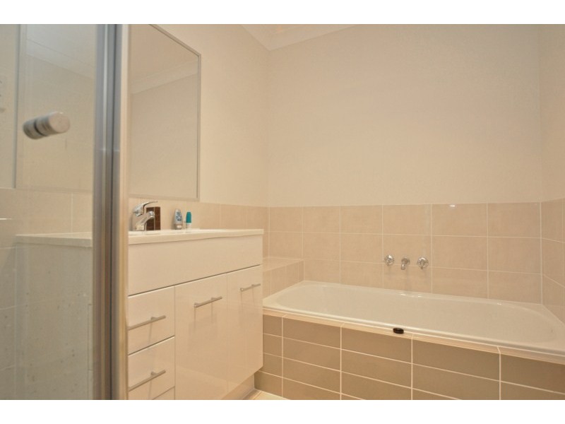45 Pinnacle Drive, Wongawallan QLD 4210