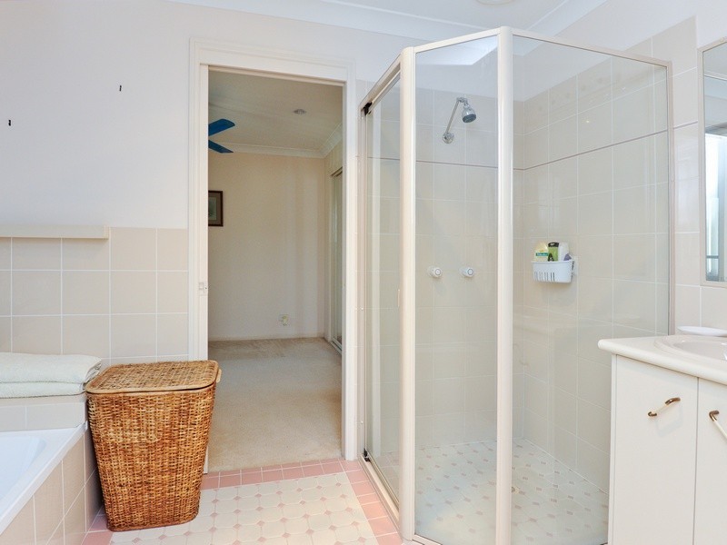 176 Mildura Drive, Helensvale QLD 4212