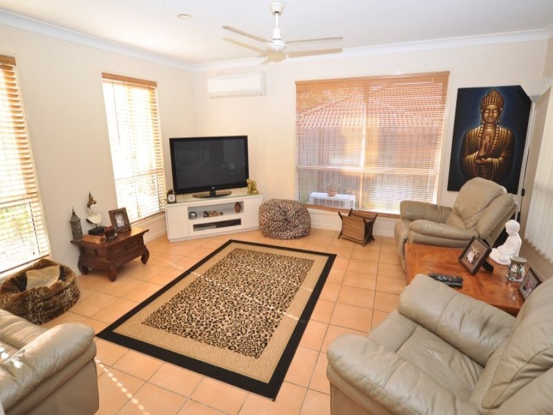 33 Daintree Drive, Parkwood QLD 4214