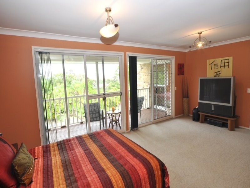 27 Milparinka Terrace, Ashmore QLD 4214