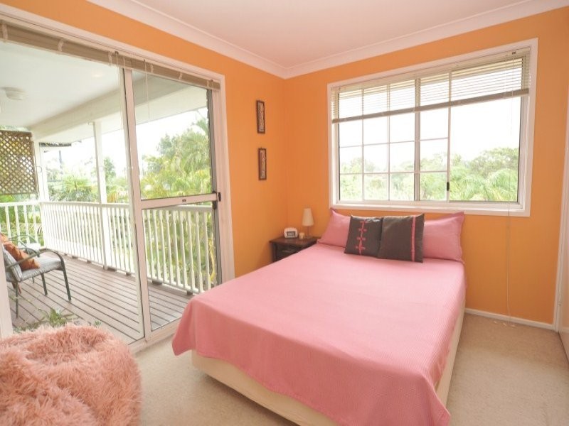 27 Milparinka Terrace, Ashmore QLD 4214