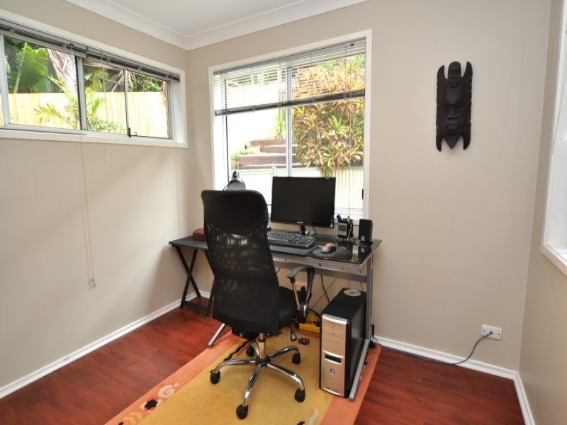 27 Milparinka Terrace, Ashmore QLD 4214