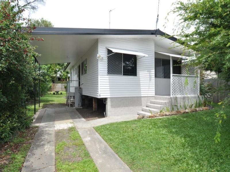 15 Wynflo Street, Labrador QLD 4215