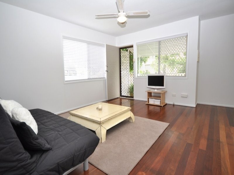 15 Wynflo Street, Labrador QLD 4215